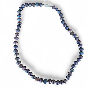 Iridescent Black Freshwater Pearl Necklace - Elegant Women's Jewelry
